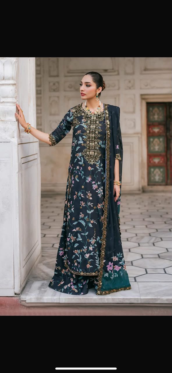 Iznik embroidery