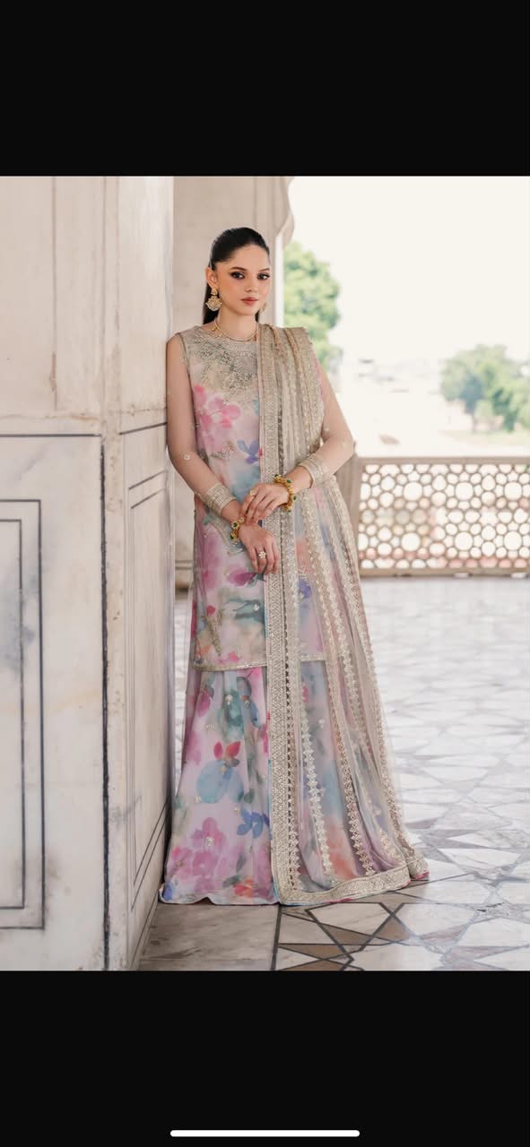 Iznik embroidery