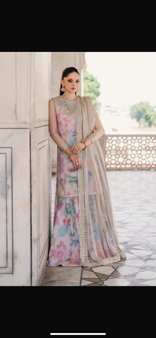 Iznik embroidery